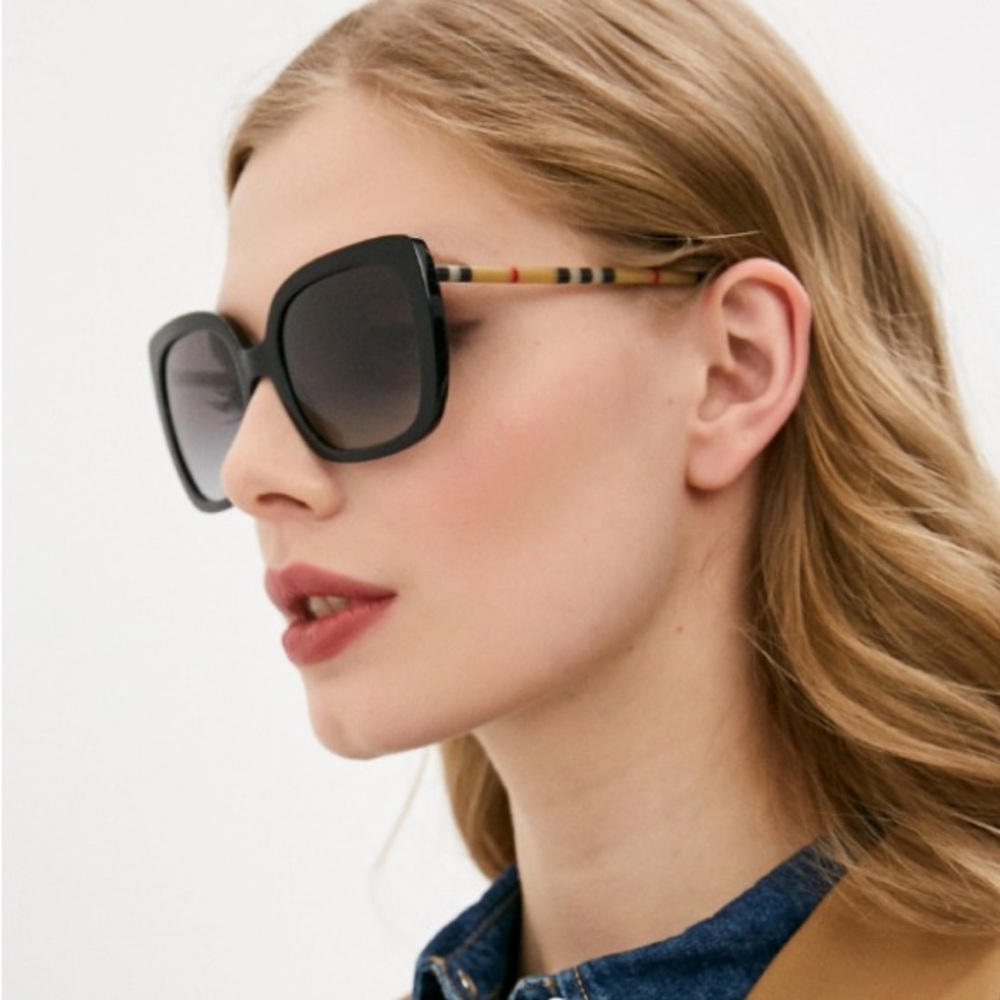 Burberry Sunglasses, New 235 - Picture 3 of 11